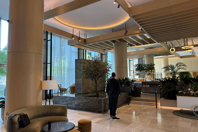 Column-Signage-Lobby-Bar